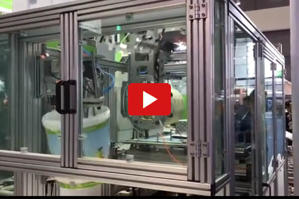 IML塑料漆桶模具機器演示場景 IML塑料漆桶模具機器演示場景